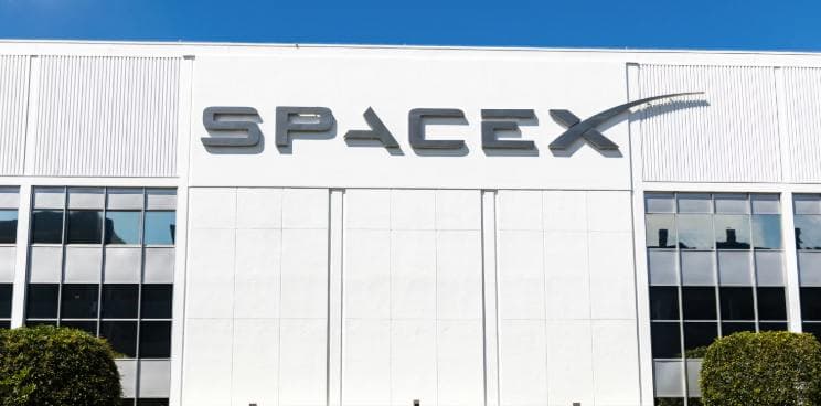 Jelang IPO, SpaceX Amankan Pinjaman Stopgap US$ 20 Miliar untuk Refinancing Utang