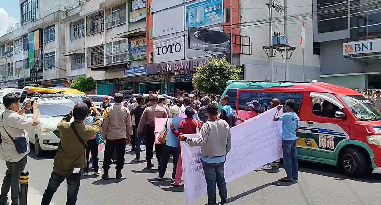 Buntut Demo BNI Pematangsiantar, Nasabah Ungkap Kronologi Penipuan Koperasi Swadharma Rp4,2 Miliar