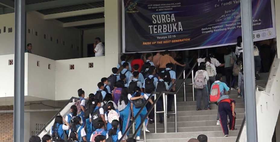 Ribuan Pelajar Padati KKR Akbar BKAG Pematangsiantar, Momentum Kebangunan Rohani Generasi Muda